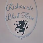 Relais Black Horse 3* Millesimo